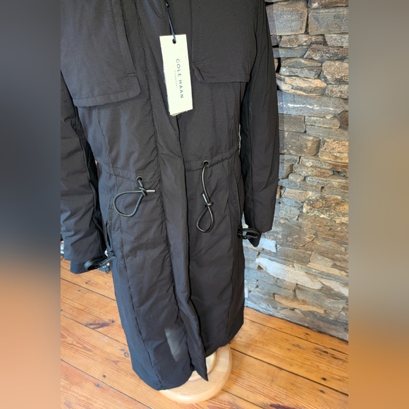 Cole Haan NWT Long Black Puffer Jacket With Hood, Zip Front, Size M - Picture 11 of 11